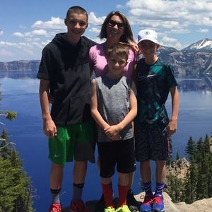 Meet your Posher, Elise